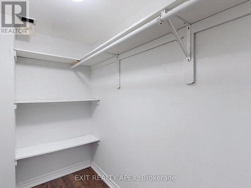 5552 Cortina Crescent, Mississauga, ON - Indoor With Storage