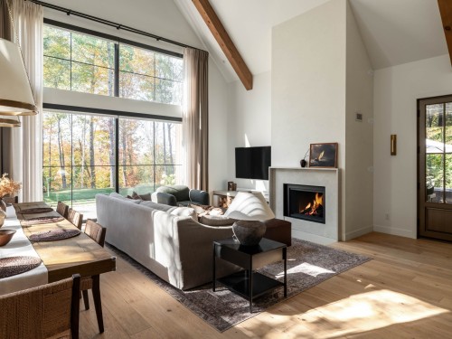 Salon - 230 Prom. Des Cervidés, Morin-Heights, QC - Indoor Photo Showing Living Room With Fireplace