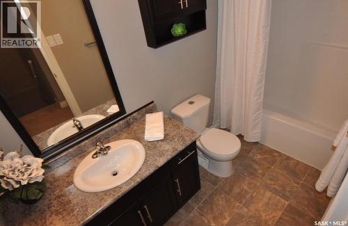 3 10 Clark Drive, Kindersley, SK - Indoor Photo Showing Bathroom