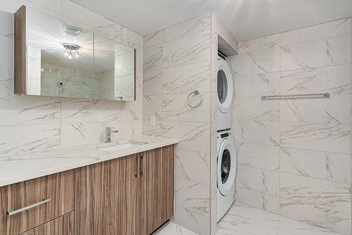 Bathroom - 204-185 Rue Beaubien E., Montréal (Rosemont/La Petite-Patrie), QC - Indoor Photo Showing Laundry Room