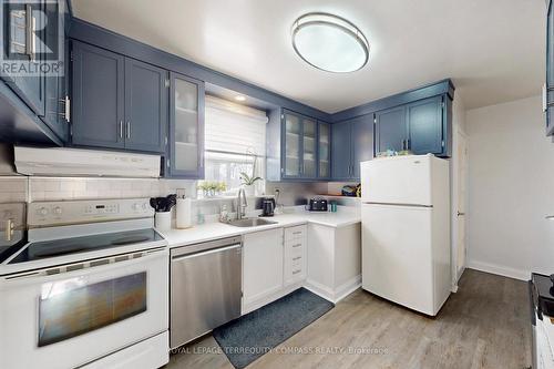 1568 Asgard Drive, Mississauga, ON - Indoor Photo Showing Kitchen