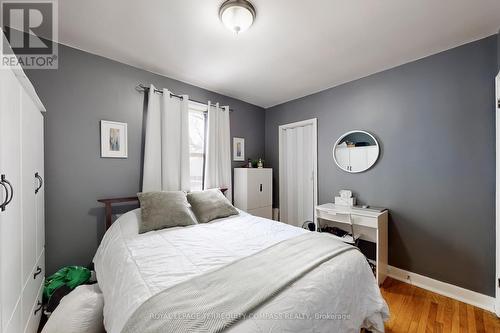 1568 Asgard Drive, Mississauga, ON - Indoor Photo Showing Bedroom