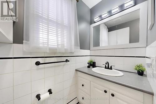 1568 Asgard Drive, Mississauga, ON - Indoor Photo Showing Bathroom