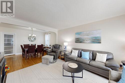1568 Asgard Drive, Mississauga, ON - Indoor Photo Showing Living Room