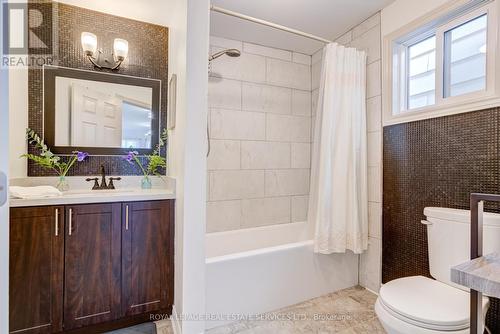 36 Harmony Avenue, Hamilton, ON - Indoor Photo Showing Bathroom