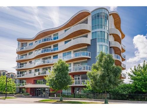 112 20416 PARK AVENUE  Langley, BC V3A 0N2