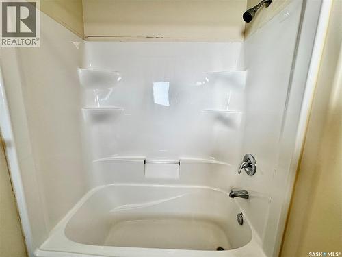108 2Nd Avenue, Kelvington, SK - Indoor Photo Showing Bathroom