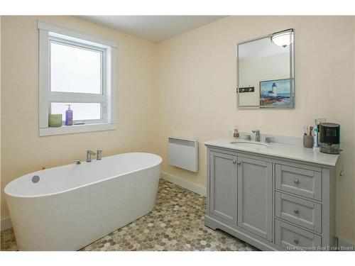 142 4E St, Shippagan, NB 