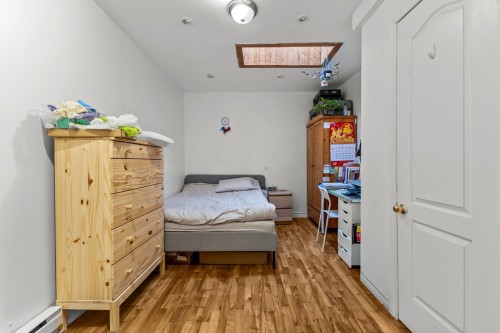 Bedroom - 6490  - 6492 Av. Mclynn, Montréal (Côte-Des-Neiges/Notre-Dame-De-Grâce), QC - Indoor Photo Showing Bedroom