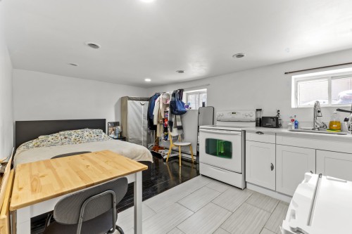Bedroom - 6490  - 6492 Av. Mclynn, Montréal (Côte-Des-Neiges/Notre-Dame-De-Grâce), QC - Indoor Photo Showing Kitchen