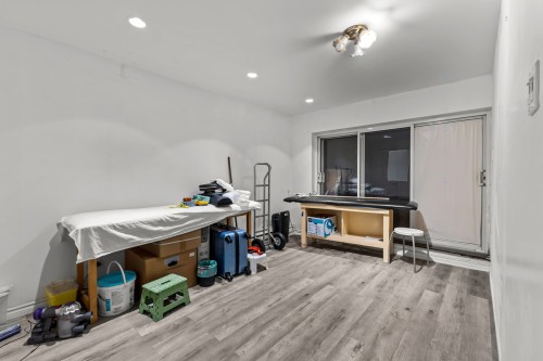 Bedroom - 6490  - 6492 Av. Mclynn, Montréal (Côte-Des-Neiges/Notre-Dame-De-Grâce), QC - Indoor