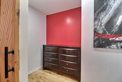 Walk-in closet - 
