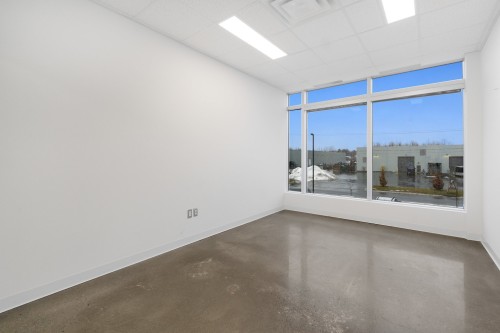 Office - E-2490 Rue Alfred-Nobel, Drummondville, QC - Indoor Photo Showing Other Room