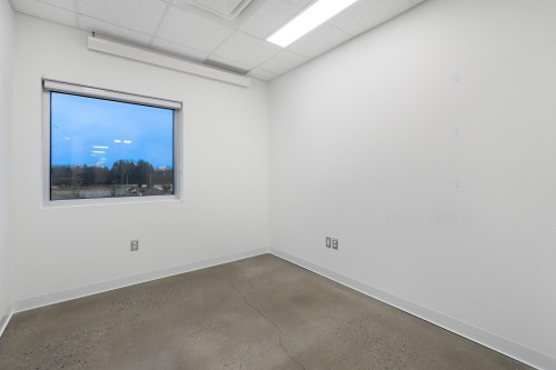 Office - E-2490 Rue Alfred-Nobel, Drummondville, QC - Indoor Photo Showing Other Room