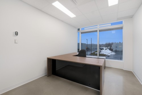 Office - E-2490 Rue Alfred-Nobel, Drummondville, QC - Indoor Photo Showing Office