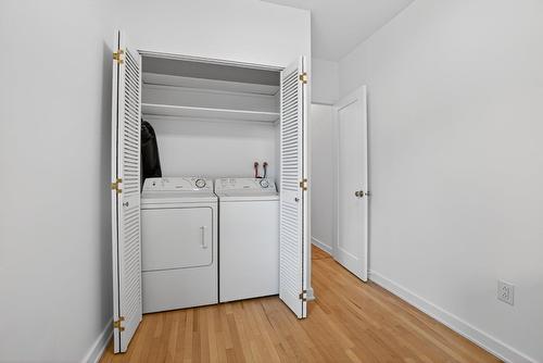 Office - 5321 Rue Marquette, Montréal (Le Plateau-Mont-Royal), QC - Indoor Photo Showing Laundry Room