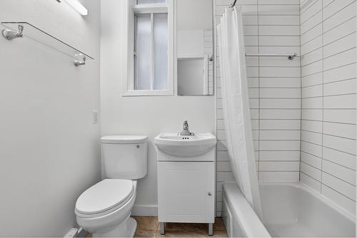 Bathroom - 5321 Rue Marquette, Montréal (Le Plateau-Mont-Royal), QC - Indoor Photo Showing Bathroom