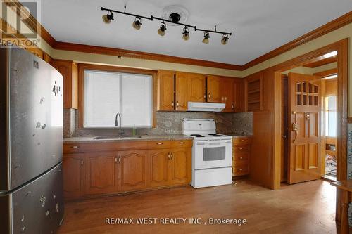 661 Beresford Avenue, Toronto, ON - Indoor Photo Showing Kitchen