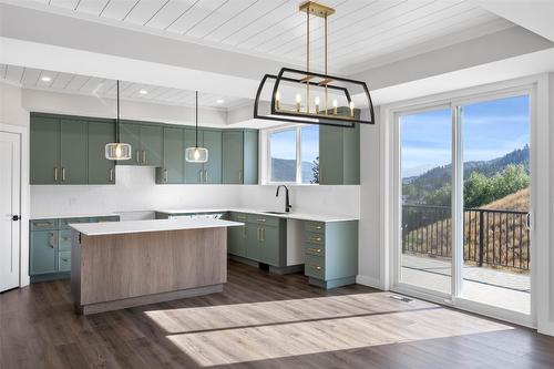 8759 BADGER Drive  Kamloops, BC V2B 0B2