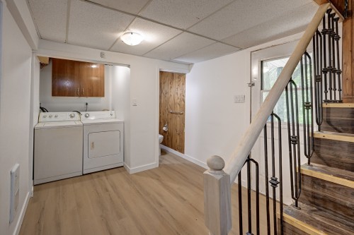 Entrée extérieure - 24 Ch. Peninsula, Saint-Adolphe-D'Howard, QC - Indoor Photo Showing Laundry Room