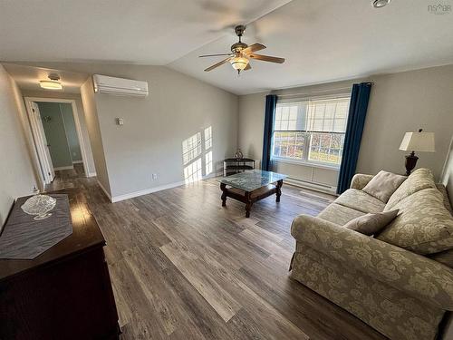 11 Park Blvd, Lower South River, NS 