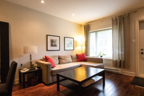 Salon - 78B Av. Victoria, Pointe-Claire, QC - Indoor Photo Showing Living Room