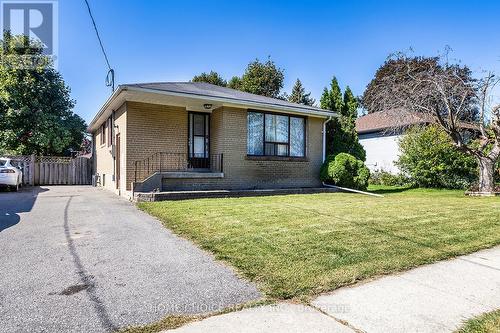 1014 CENTRE STREET N  Whitby, ON L1N 4V3