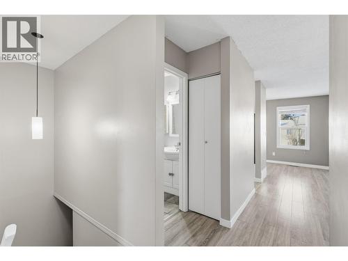 383 Hollyburn Drive, Kamloops, BC - Indoor Photo Showing Other Room