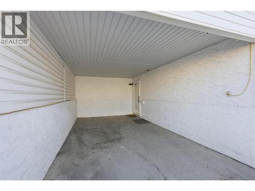 383 Hollyburn Drive, Kamloops, BC - Outdoor With Exterior