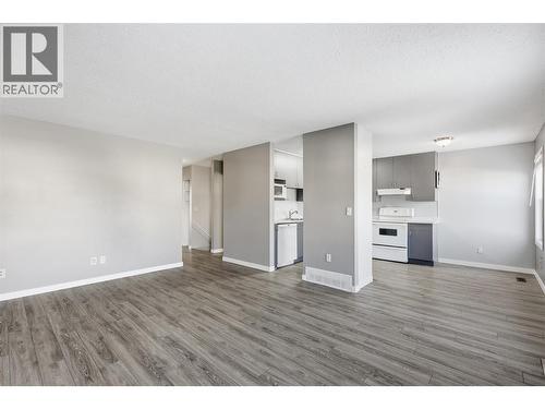 383 Hollyburn Drive, Kamloops, BC - Indoor