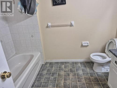 10 Donnenwerth Drive, Kitchener, ON - Indoor Photo Showing Bathroom