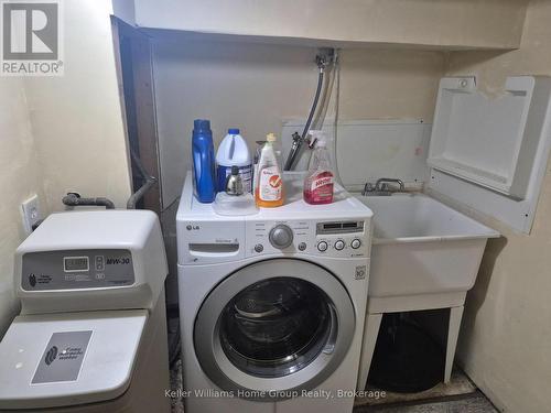 10 Donnenwerth Drive, Kitchener, ON - Indoor Photo Showing Laundry Room
