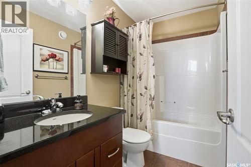 631 Ledingham Crescent, Saskatoon, SK - Indoor Photo Showing Bathroom