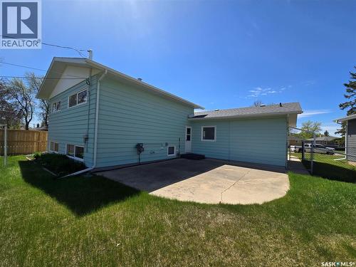 427 15Th Avenue Ne, Swift Current, SK - Outdoor