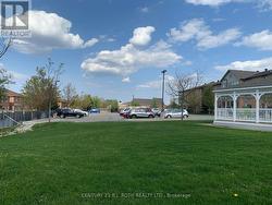 Large yard & parking - 