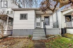 77 PROVINCE STREET N  Hamilton, ON L8H 4H5