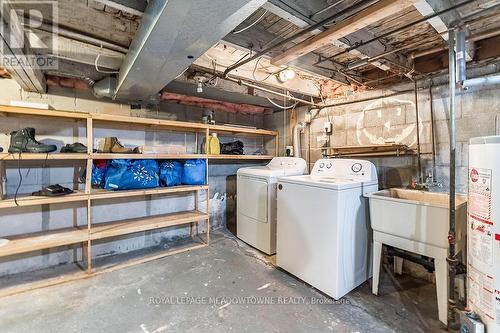 77 Province Street N, Hamilton, ON - Indoor Photo Showing Laundry Room