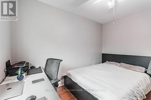 77 Province Street N, Hamilton, ON - Indoor Photo Showing Bedroom
