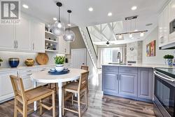 Kitchen - Eat in -Option* - 