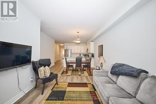 Open concept main floor living - 427 Williams Crescent, Fort Erie (Lakeshore), ON - Indoor Photo Showing Living Room