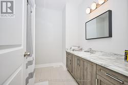 4 PC ensuite with large vanity and tub/shower - 