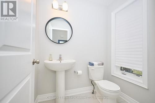 Main floor 2 piece bathroom - 427 Williams Crescent, Fort Erie (Lakeshore), ON - Indoor Photo Showing Bathroom