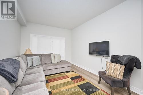 2nd floor loft space - 427 Williams Crescent, Fort Erie (Lakeshore), ON - Indoor Photo Showing Living Room