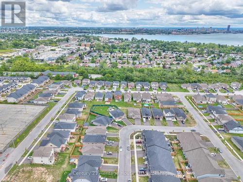 Aerial view of the property and surrounding area - 427 Williams Crescent, Fort Erie (Lakeshore), ON - Outdoor With View