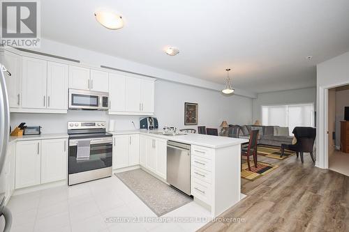 Bright open kitchen with pot lights - 427 Williams Crescent, Fort Erie (Lakeshore), ON - Indoor Photo Showing Kitchen