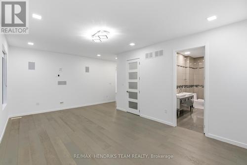 39 Sunrow Gate, Hamilton (Lakeshore), ON - Indoor Photo Showing Other Room