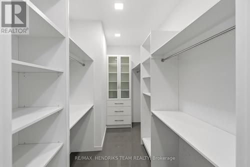 39 Sunrow Gate, Hamilton (Lakeshore), ON - Indoor With Storage