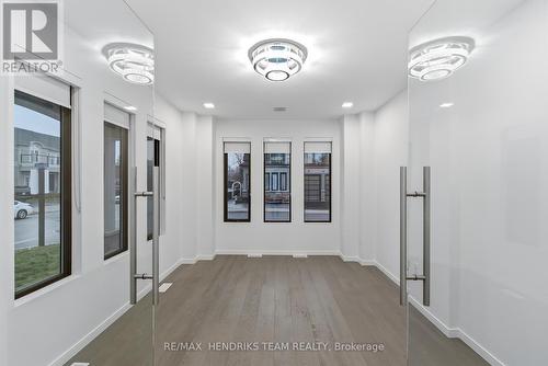 39 Sunrow Gate, Hamilton (Lakeshore), ON - Indoor Photo Showing Other Room