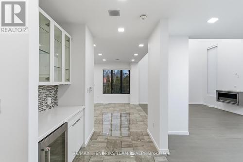 39 Sunrow Gate, Hamilton (Lakeshore), ON - Indoor Photo Showing Other Room