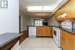 Kitchen Photo 4 - Breakfast Bar & Sink - 